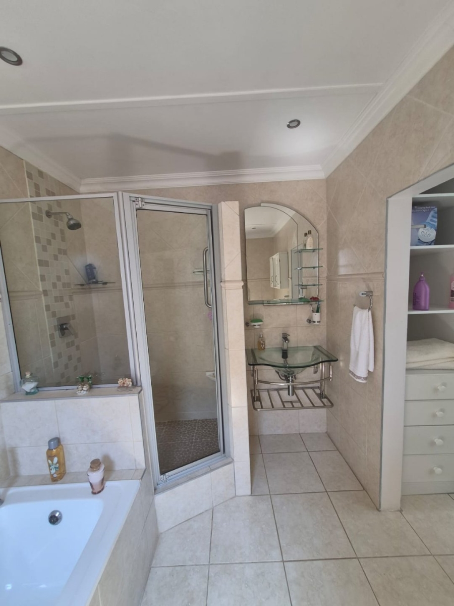 5 Bedroom Property for Sale in Blue Bend Eastern Cape